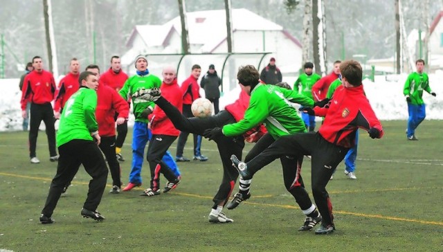 Mecz Lechia UKP II - Pogoń Świebodzin. Ostro walczyli i nikt się nie oszczędzał