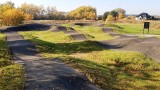 Pumptrack w Wielgowie gotowy! To już drugie takie miejsce w Szczecinie. Rowerowy raj zaprasza do akrobacji  