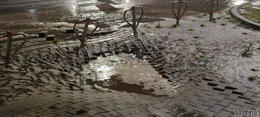 Trwa usuwanie awarii sieci wodociągowej w Opolu.