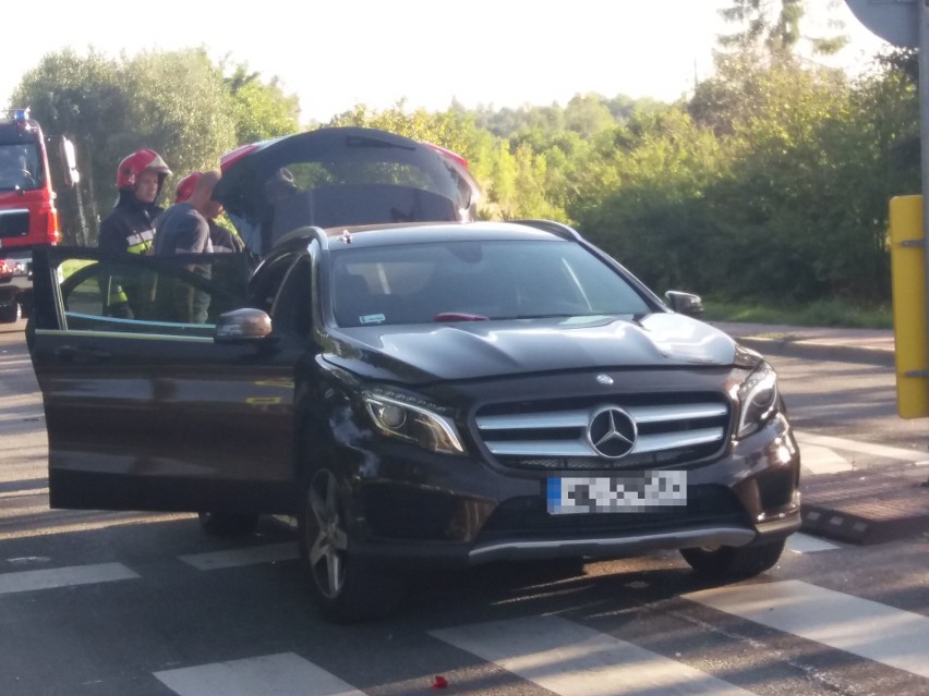 Kolizja w Chmielniku na drodze krajowej numer 73. Jedna osoba ranna