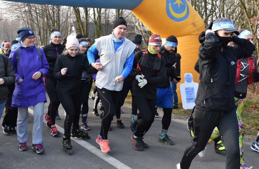 Ponad 10 kilometrów pokonali w niedzielę uczestnicy...