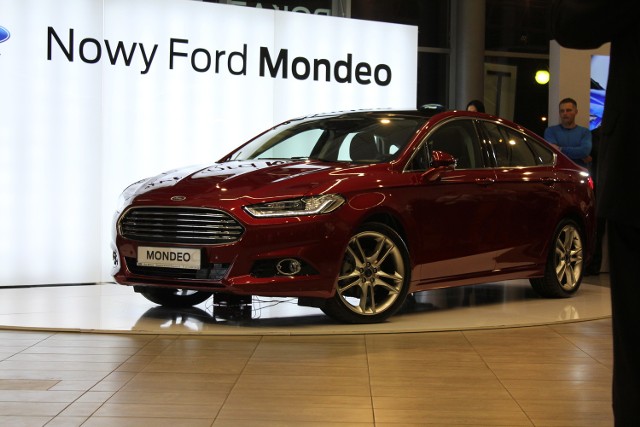 Nowy ford mondeo do ratusza ma dotrzeć w ciagu 90 dni.