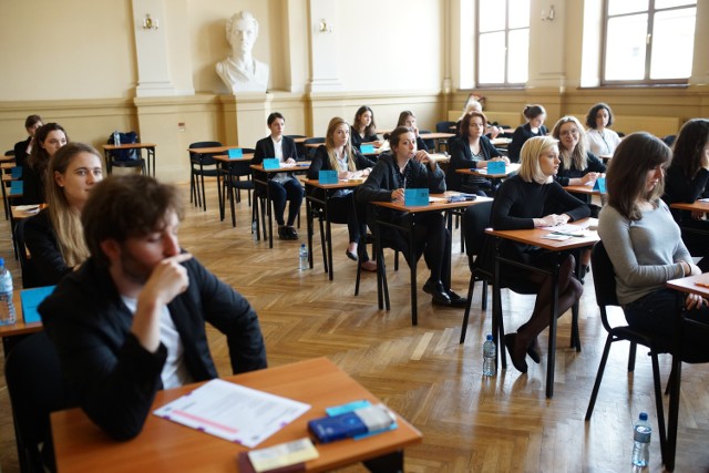 Matura 2016 historia. Tematy, przecieki, pytania