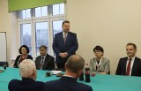 Minister Przemysław Czarnek przyjechał do Zabrza. Padły informacje o podwyżkach i zapowiedź kolejnych zmian w oświacie