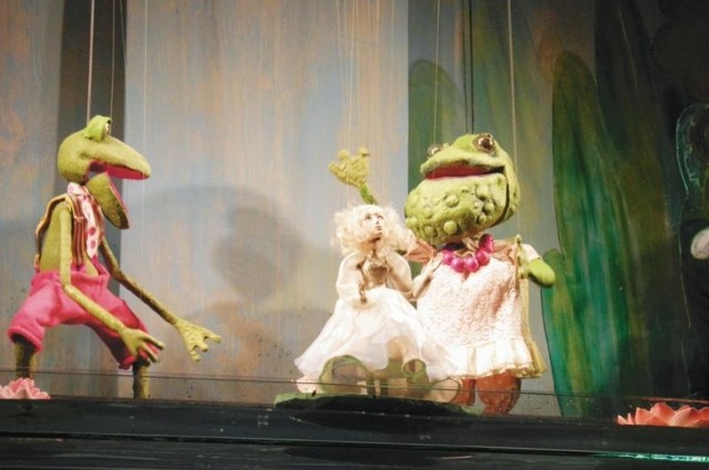 Spektakl "Calineczka&#8221; grany jest w technice marionetek &#8211; po raz pierwszy używanej w łomżyńskim teatrze