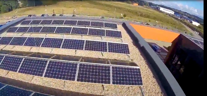 Solary na dachu Słupskiego Inkubatora Technologicznego (zdjęcia, wideo z drona) 