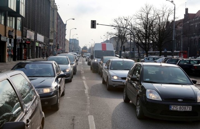 Największe korki robią się w okolicy Bramy Portowej