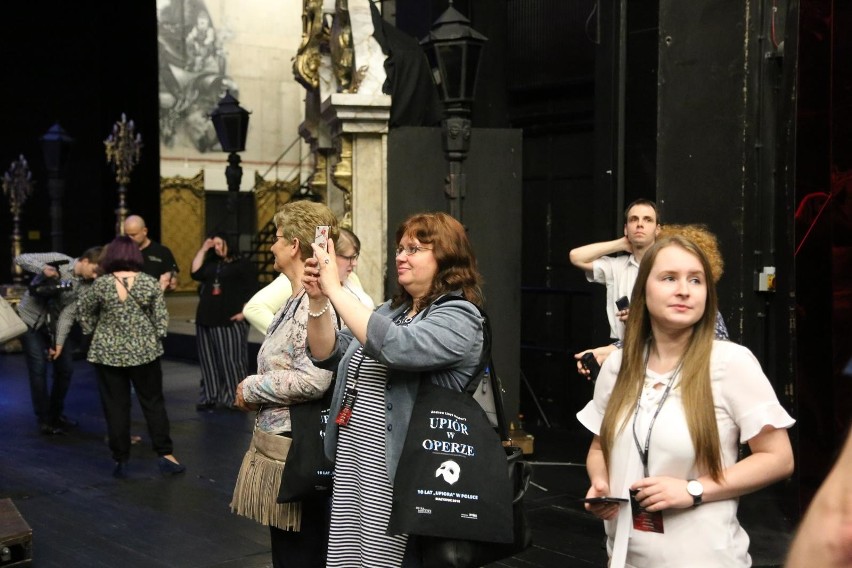 Upiór w operze zdjął wreszcie maskę. Wielka gratka dla fanów musicalu [ZDJĘCIA]