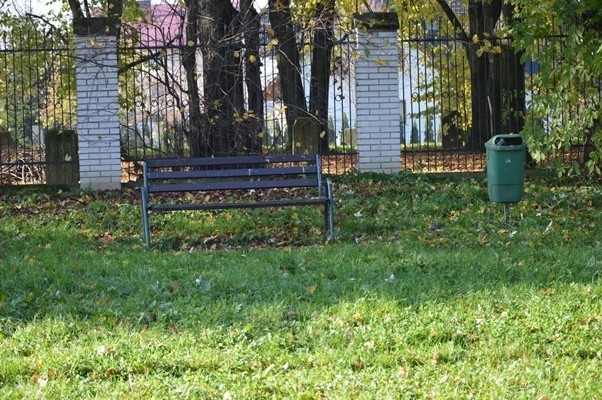 Przy ul. Flisaków za osiedlem domków jednorodzinnych był...