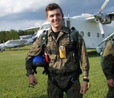 Uczeń „Czarnieckiego” we Włoszczowie skakał z samolotu na spadochronie