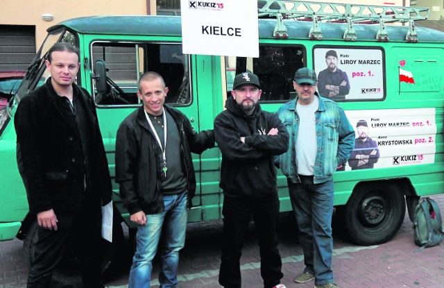 Piotr Liroy-Marzec, lider listy KUKIZ’15 do Sejmu, przemierza województwo legendarnym polskim samochodem - żukiem.