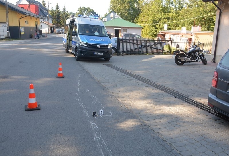 W Lubatowej kierująca volkswagenem 48-latka nie ustąpiła pierwszeństwa. Motocyklista trafił do szpitala [ZDJĘCIA]