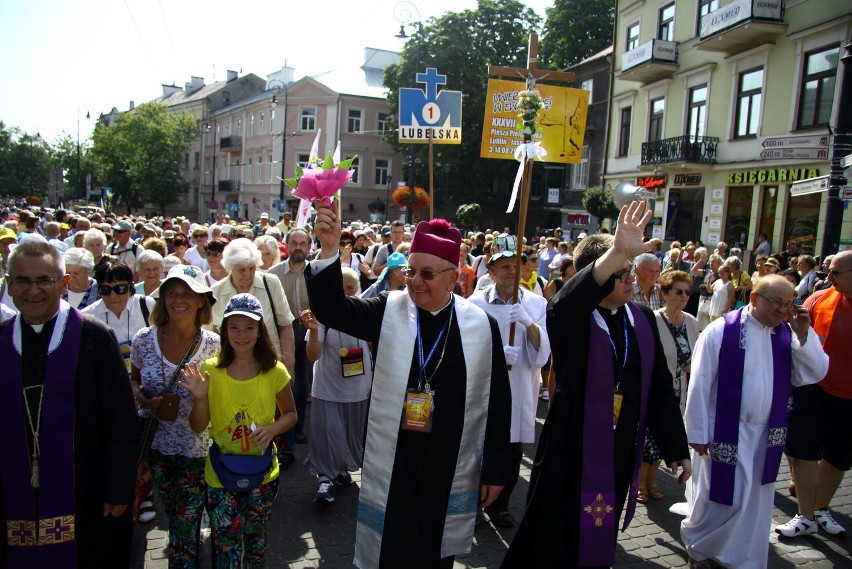 Ruszyła XXXVII Piesza Pielgrzymka na Jasną Górę (ZDJĘCIA, WIDEO)