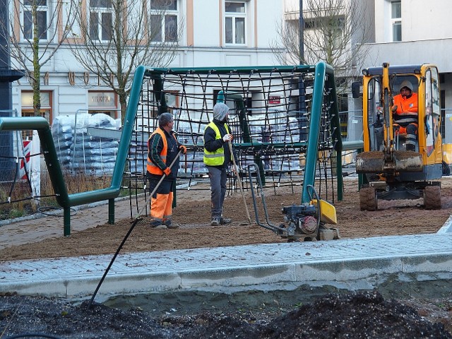 Kończy się remont placu Wolności w centrum Łodzi. Do użytku ma być oddany na początku grudnia.