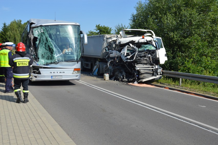 Podróżujący autobusem mogą mówić o wielkim szczęściu, że...