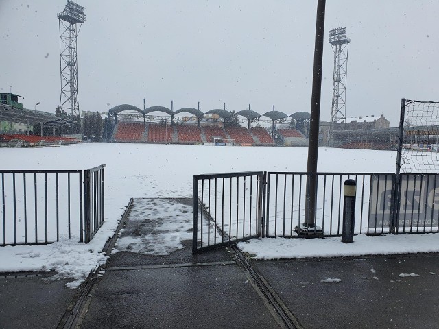 Tak prezentował się stadion KSZO w piątek