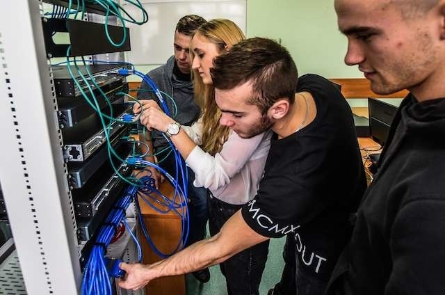 Młodzież z bydgoskiego „elektronika” uczy się w jednym z najlepszych techników w kraju