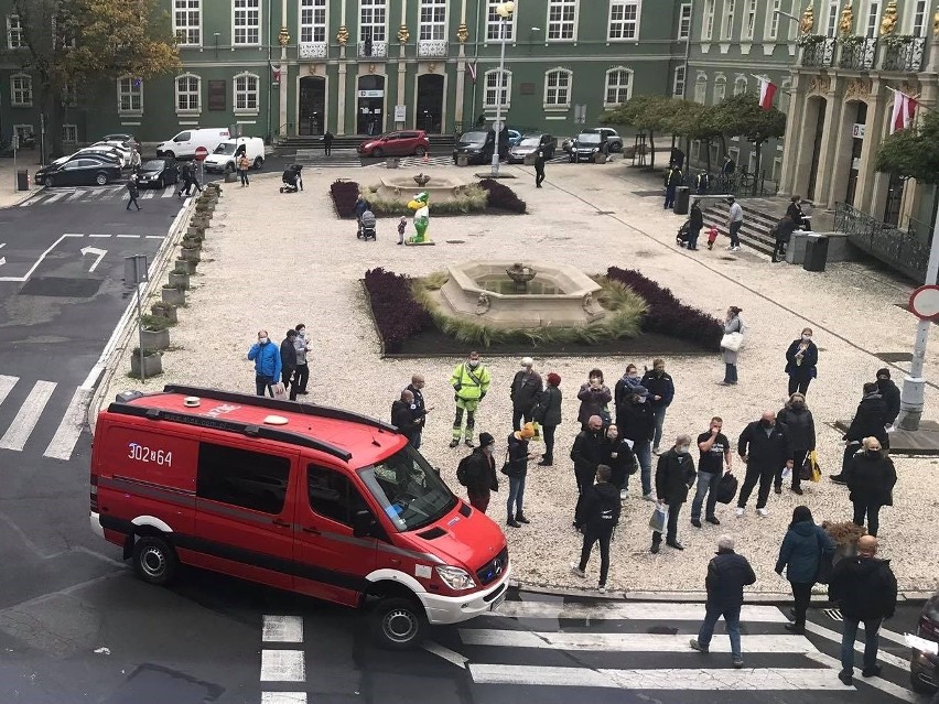 Ewakuacja w Urzędzie Miasta Szczecin - 16.10.2020