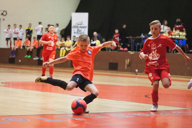 W słupskiej Hali Gryfia odbył się XVIII Halowy Turniej Piłki Nożnej Niepodległość Juniorów Słupsk 2019.