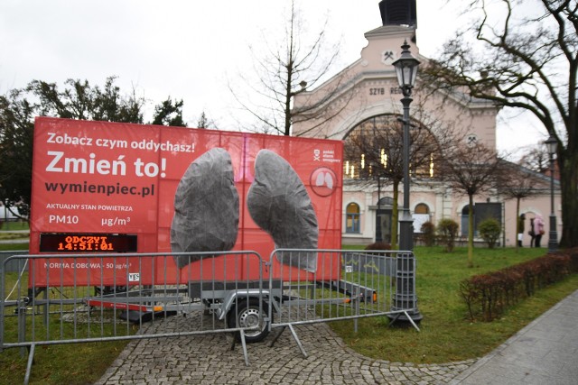 Tak wyglądały "płuca" stojące przy szybie Regis 27 grudnia br.