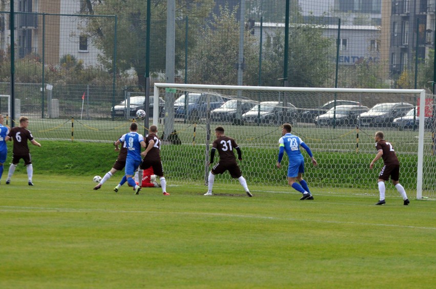 II liga piłkarska. W derbach Krakowa mocno osłabiony Hutnik prowadził, ale musiał uznać wyższość Garbarni [ZDJĘCIA]