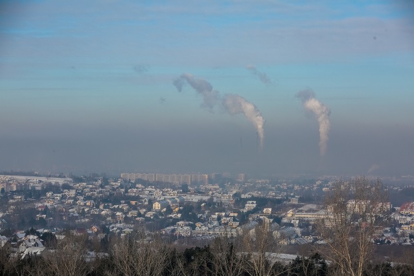 Smog w Krakowie. Poniedziałek z darmową komunikacją miejską [OFICJALNIE]