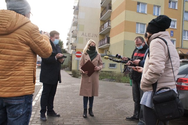 Swoje stanowisko na temat decyzji wojewody w sprawie zmiany nazwy ul. Alejnika w Inowrocławiu przedstawili poseł Magdalena Łośko i Patryk Kaźmierczak, dyrektor jej biura oraz wiceprzewodniczący Rady miejskiej Inowrocławia