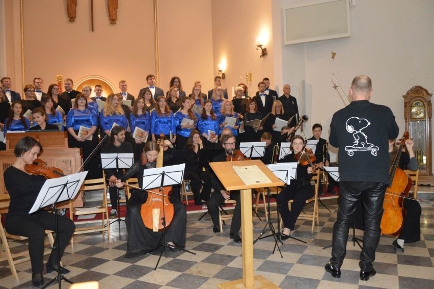 Niesamowity koncert w skarżyskim sanktuarium na zakończenie III Świętokrzyskich Dni Muzyki Dawnej. Zobacz zdjęcia i film 