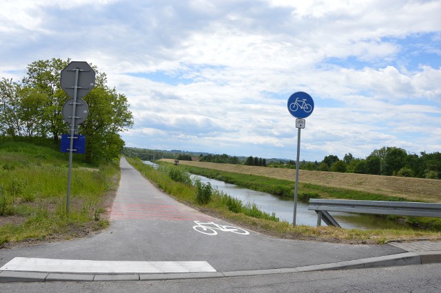 W gminie powstała sieć ścieżek rowerowych. S7 stanowi dla nich zagrożenie