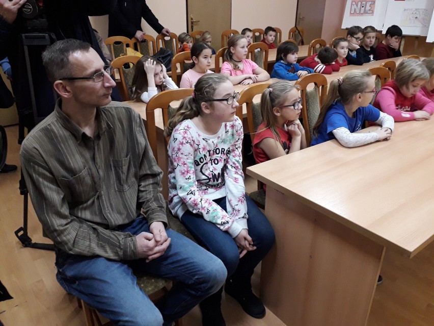 Siemianowice Śląskie: 9-letnia Julia uratowała tatę i siostrę przed zaczadzeniem ZDJĘCIA