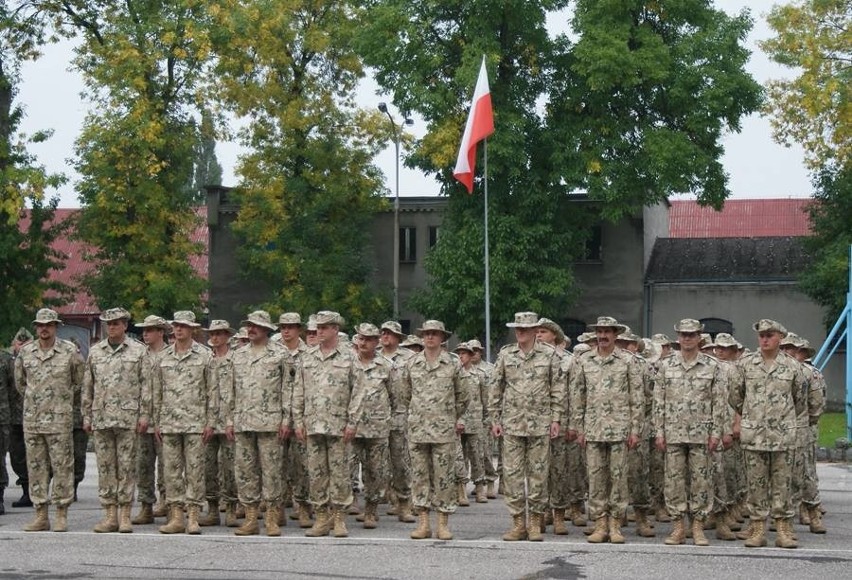 Inowrocław. Kolejna grupa żołnierzy z 56 Kujawskiego Pułku Śmigłowców Bojowych wyrusza do Afganistanu