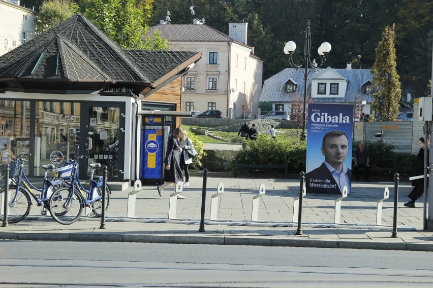 Wybory samorządowe 2018 w Małopolsce. Bitwa na plakaty, czyli wyborczy krajobraz Małopolski. Na kampanię nie szczędzą grosza