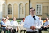 "Najważniejsza jest pamięć". Premier Morawiecki przypomina "darwinowskie lata liberałów Tuska"