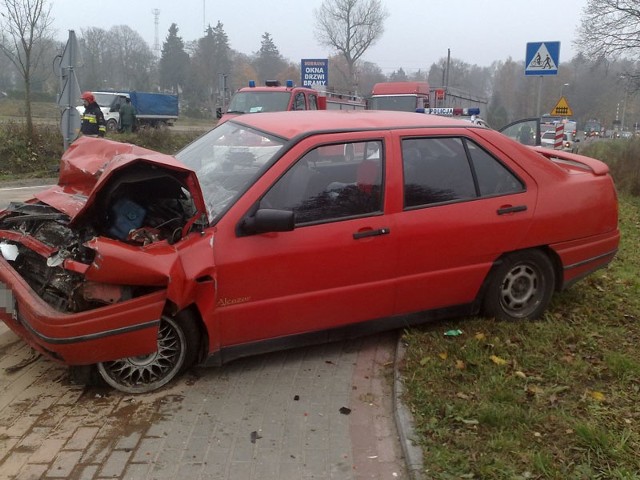 Rozbite pojazdy na ulicy Słupskiej w Szczecinku spowodowały poważne utrudnienia w ruchu na trasie krajowej nr 20.