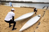 Kraków. Betonowe kajaki na Bagrach. Studenci PK z Koła Naukowego Footprint testowali innowacje