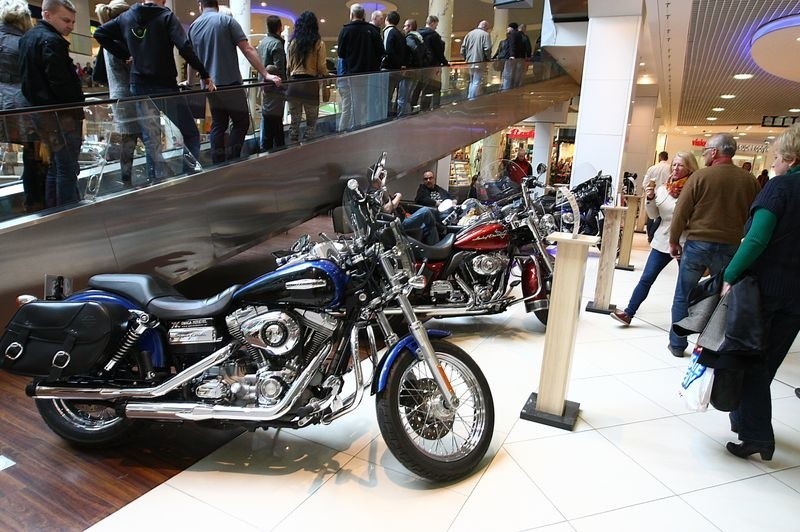 Wystawa motocykli Harley-Davidson w Galaxy