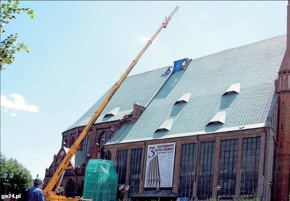 Katedra w Szczecinie: Już rozpoczęły się prace przy montażu...