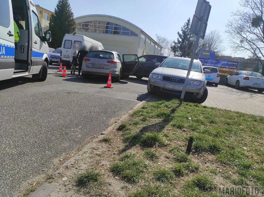 Na ul. Sosnkowskiego w Opolu zderzyły się dwa samochody...