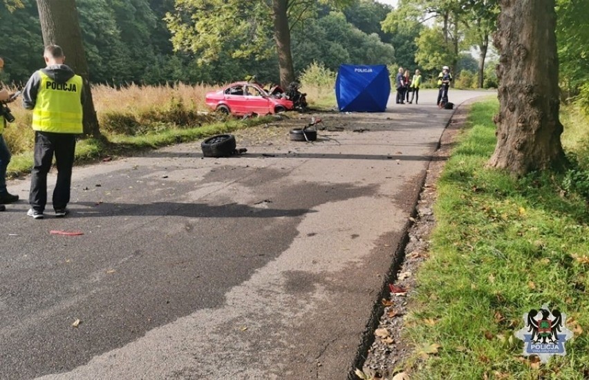 Dolny Śląsk: Tragiczny wypadek na drodze powiatowej. 22-letni mężczyzna nie żyje