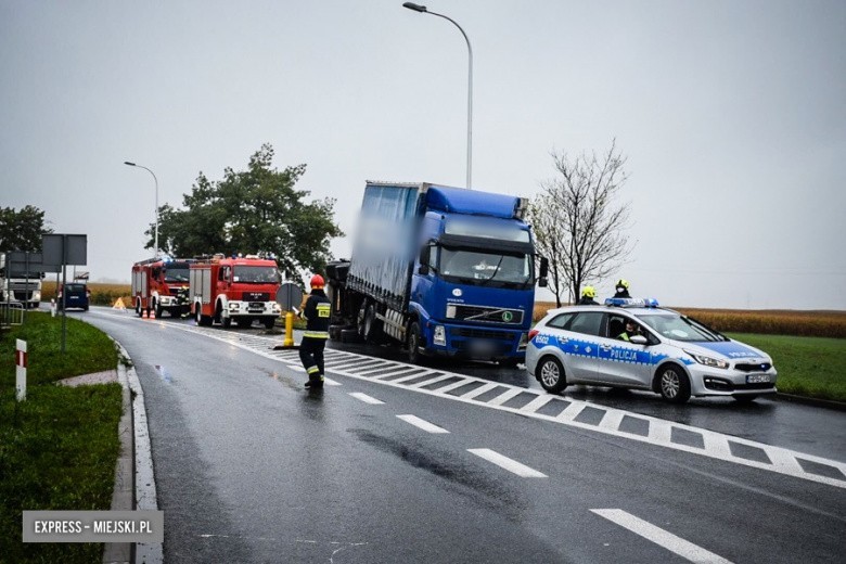Wypadek i utrudnienia na krajowej ósemce koło Ząbkowic Śląskich. Wywróciła się ciężarówka