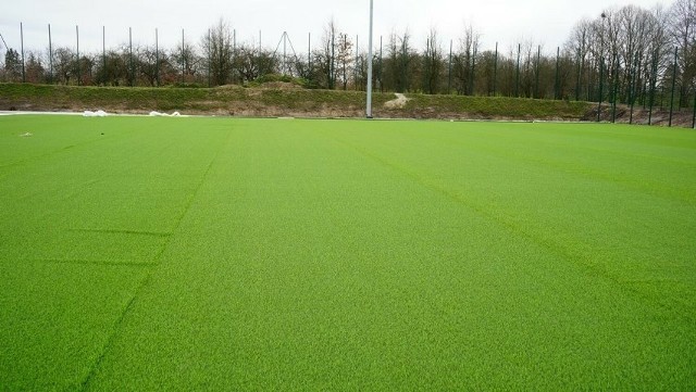 Zielony "dywanik" w Powiatowym Centrum Sportu w Szczecinku.