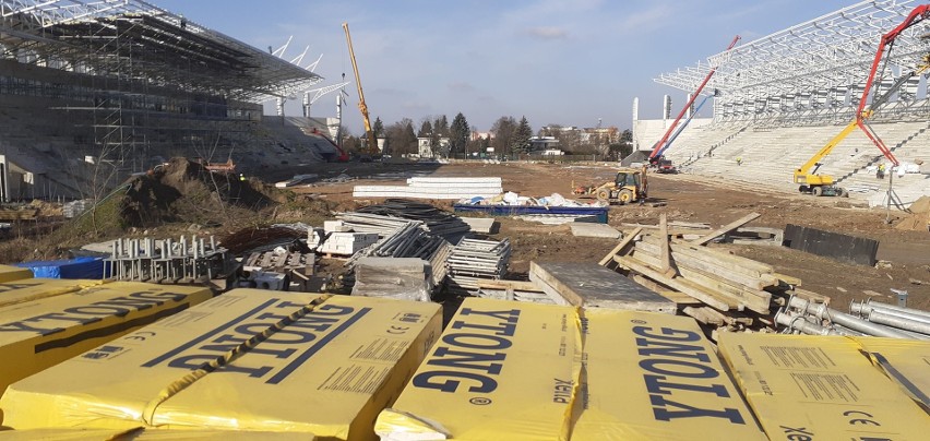 Znany jest harmonogram końcowych prac na stadionie Radomiaka. Zobacz najnowsze zdjęcia z budowy