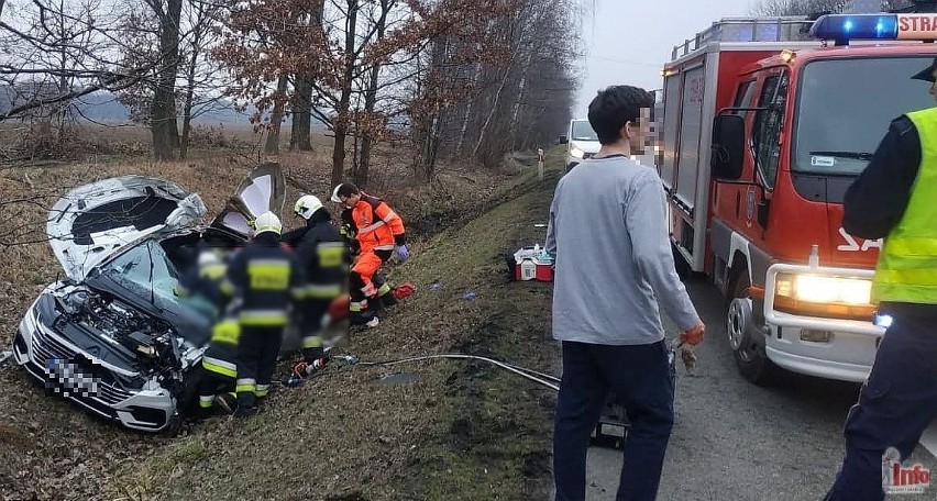 Śmiertelny wypadek w Pawłowicach na DK81. Zginął 39-letni kierowca osobówki ZDJĘCIA 