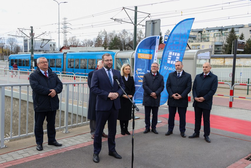 Rozwija się współpraca prezydenta Krakowa Jacka Majchrowskiego z rządem PiS. Dzięki temu pod Wawel płyną pieniądze na inwestycje