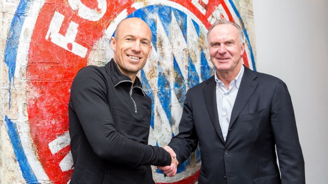 Robben zostaje na kolejny sezon