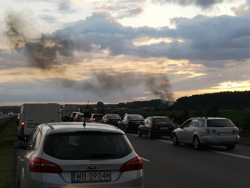 Na jezdni prowadzącej w kierunku Gdańska zapalił się ciągnik...