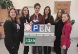 Zmiany w przepisach drogowych. Uczennice ruszyły z projektem Open Road - bezpieczny świadomy!