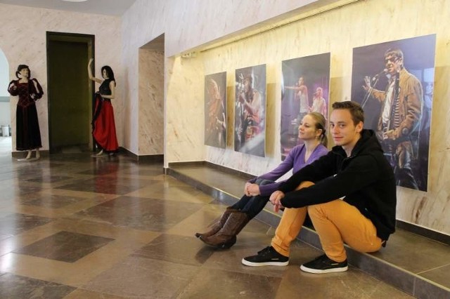 Do obejrzenia domu kultury po zmianach zapraszają pracownicy BCK: Joanna Koronkiewicz-Bilowicka i Łukasz Michalak.