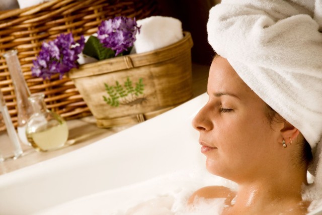 Naturalne dodatki do kąpieli pomogą zregenerować stan skóry