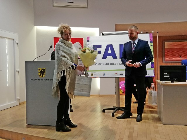 Anna Wajda, pomysłodawczyni nazwy Fala, i Ryszard Świlski, wicemarszałek województwa pomorskiego.
